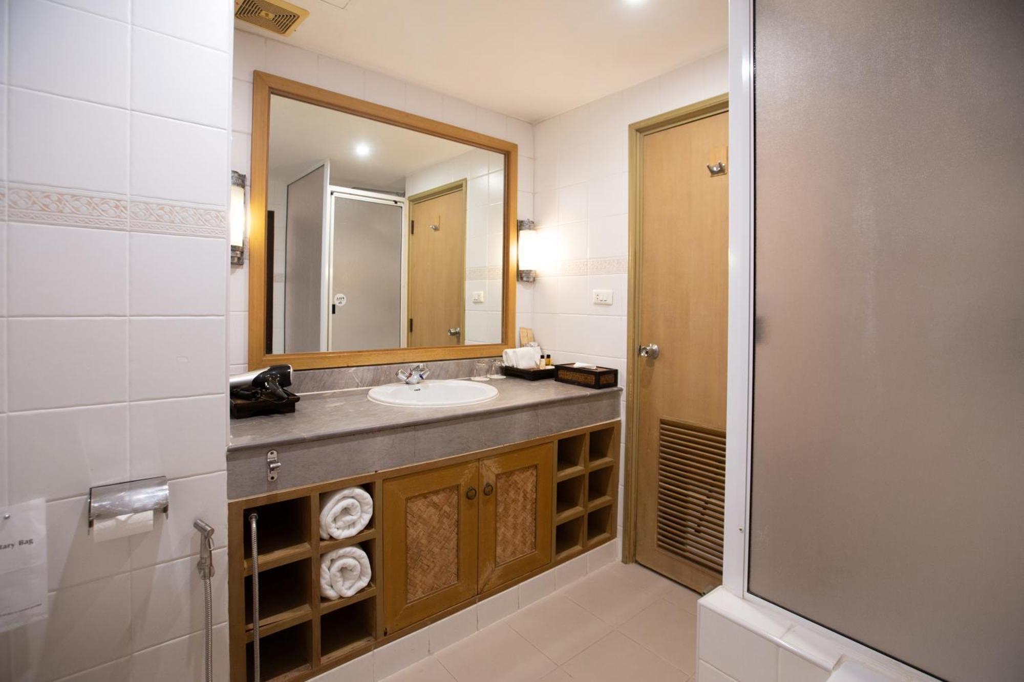 The Tarntawan Hotel Surawong Bangkok Ngoại thất bức ảnh
